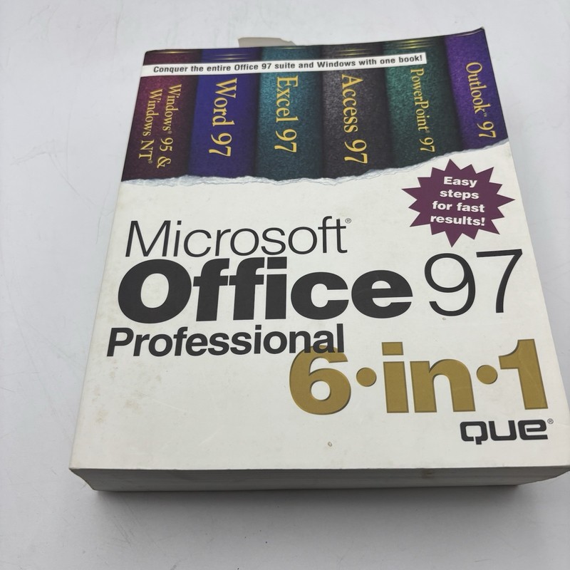 Microsoft Office 97 Professional 6-in-1 by Que Development Group Staff and…